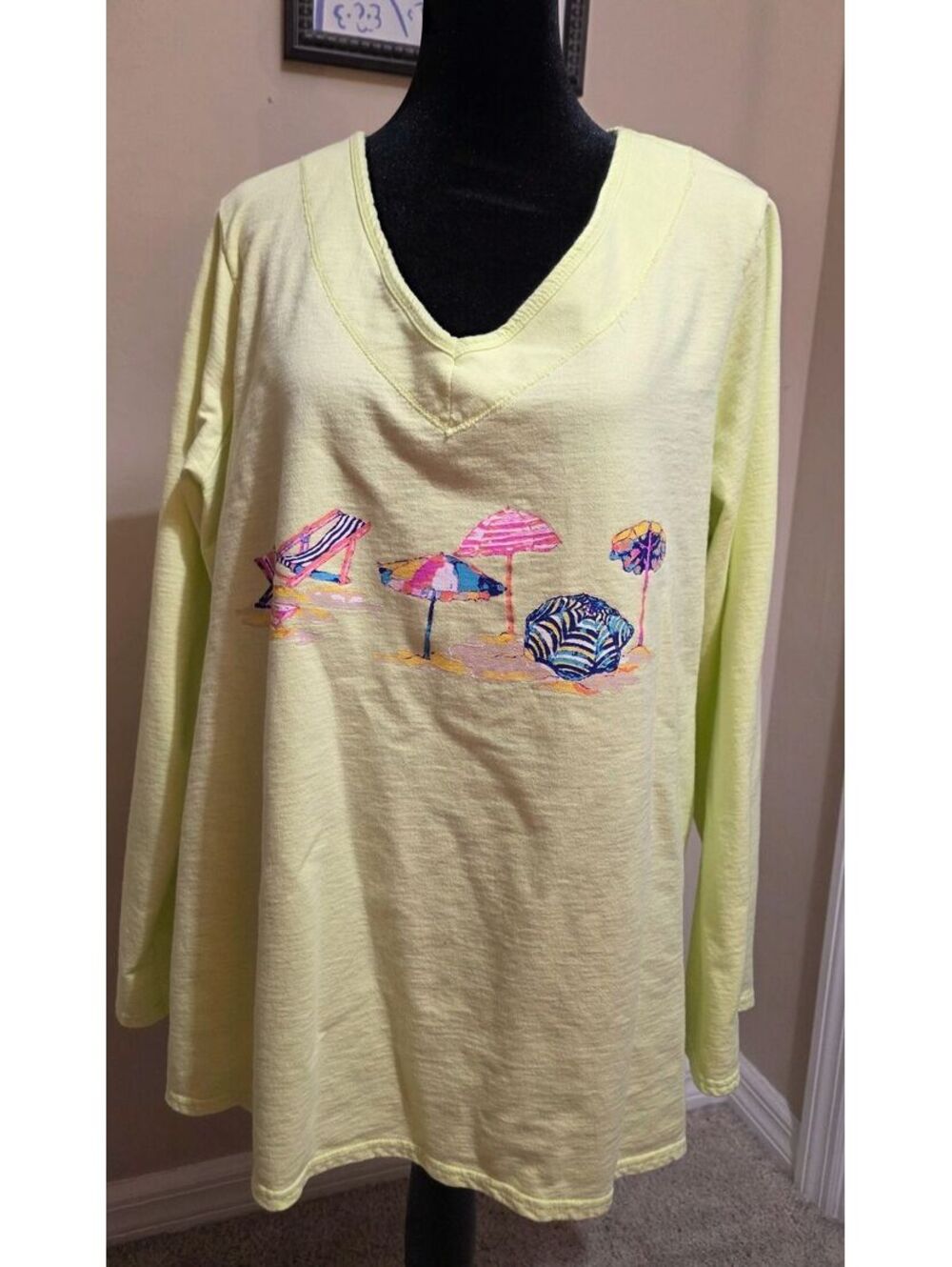 Sun Bay Women 1X Neon Yellow Long Sleeve V-Neck Beach Umbrella Print Shirt